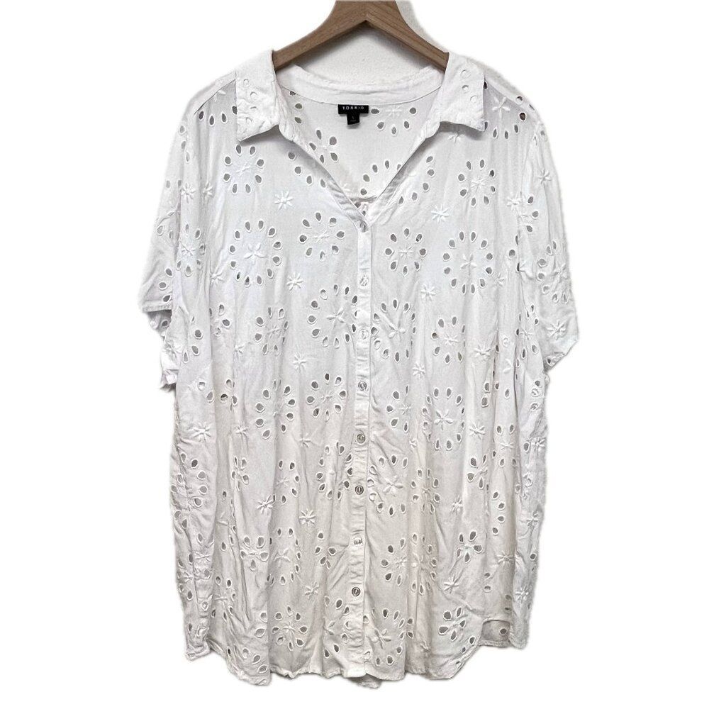 Torrid White Eyelet Button Up Top - Size 5X